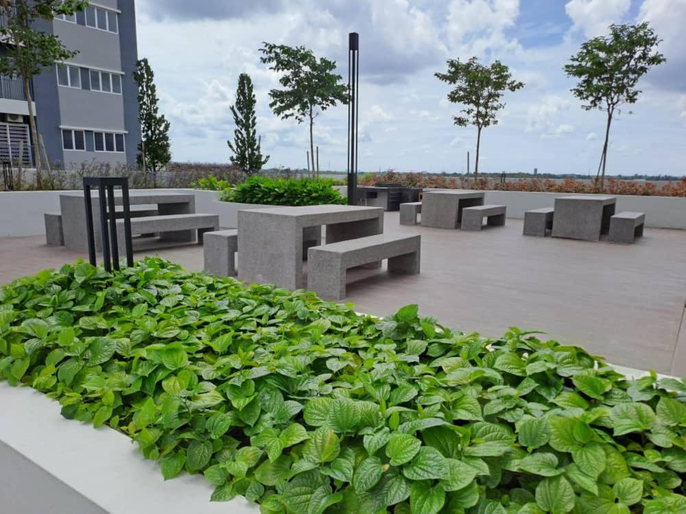 Impiana Homestay Near Putrajaya, Cyberjaya, Musliem Only,Wifi,Netflix Kampung Dengkil Ngoại thất bức ảnh