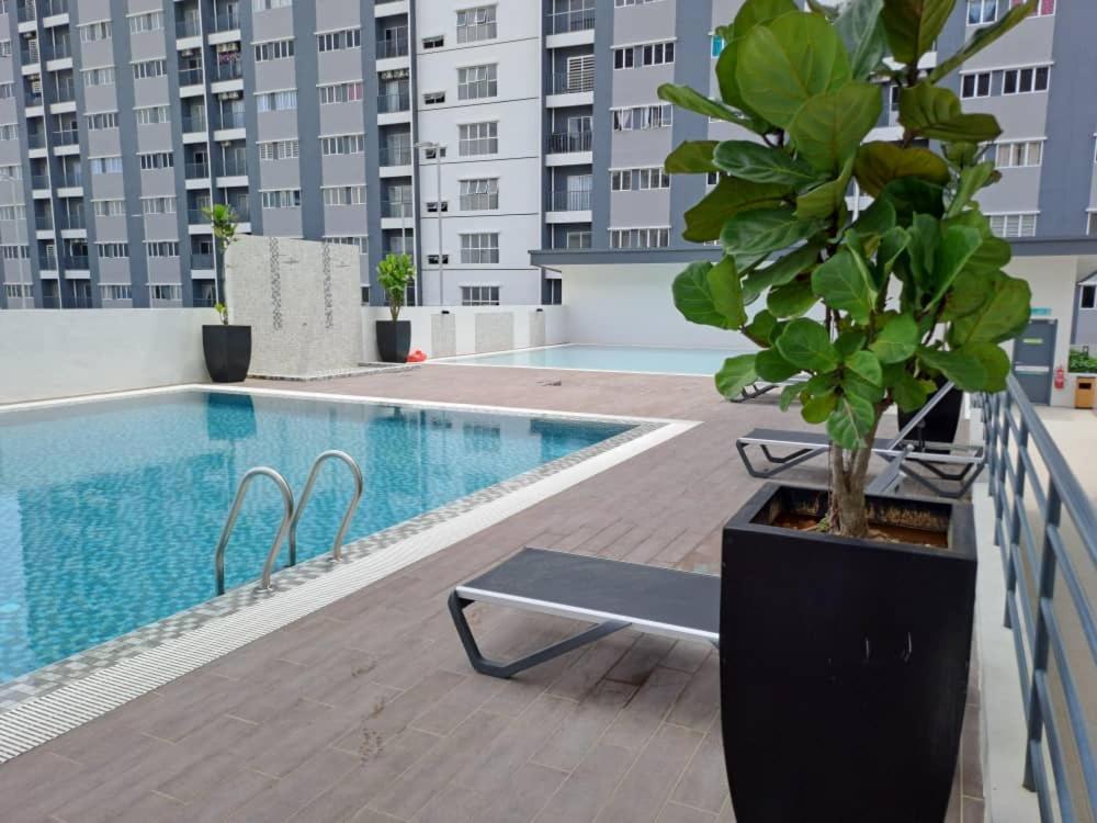 Impiana Homestay Near Putrajaya, Cyberjaya, Musliem Only,Wifi,Netflix Kampung Dengkil Ngoại thất bức ảnh