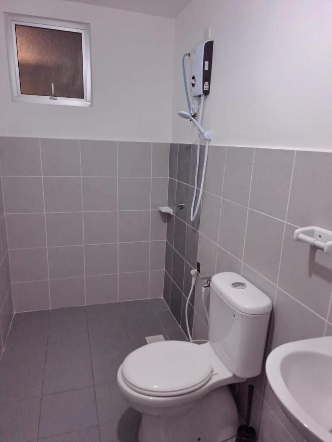 Impiana Homestay Near Putrajaya, Cyberjaya, Musliem Only,Wifi,Netflix Kampung Dengkil Ngoại thất bức ảnh