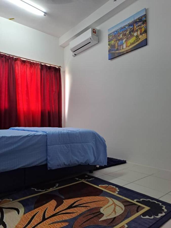 Impiana Homestay Near Putrajaya, Cyberjaya, Musliem Only,Wifi,Netflix Kampung Dengkil Ngoại thất bức ảnh