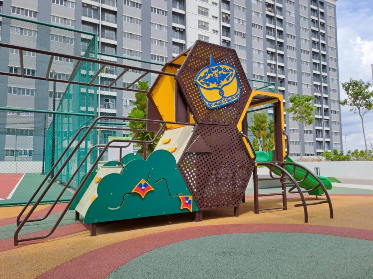 Impiana Homestay Near Putrajaya, Cyberjaya, Musliem Only,Wifi,Netflix Kampung Dengkil Ngoại thất bức ảnh