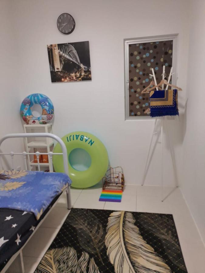 Impiana Homestay Near Putrajaya, Cyberjaya, Musliem Only,Wifi,Netflix Kampung Dengkil Ngoại thất bức ảnh