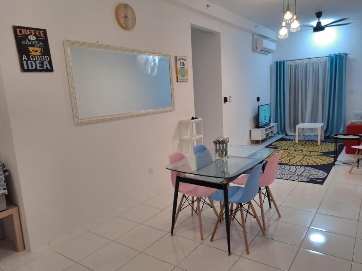 Impiana Homestay Near Putrajaya, Cyberjaya, Musliem Only,Wifi,Netflix Kampung Dengkil Ngoại thất bức ảnh