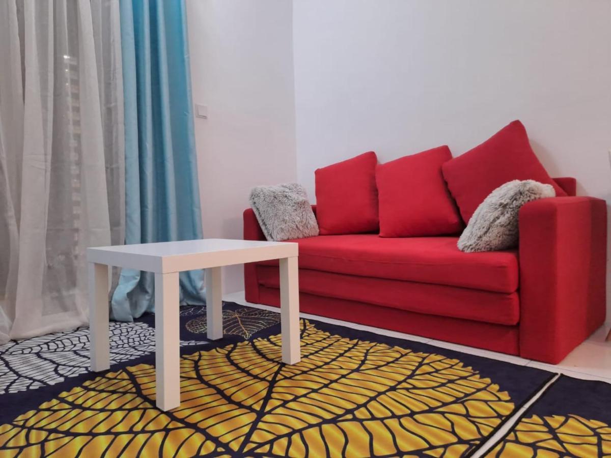Impiana Homestay Near Putrajaya, Cyberjaya, Musliem Only,Wifi,Netflix Kampung Dengkil Ngoại thất bức ảnh