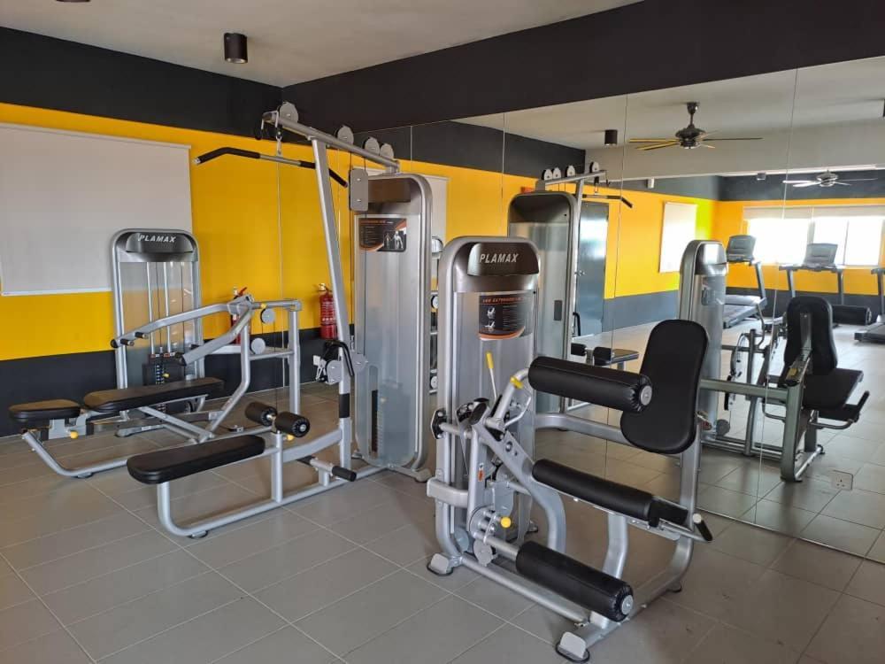Impiana Homestay Near Putrajaya, Cyberjaya, Musliem Only,Wifi,Netflix Kampung Dengkil Ngoại thất bức ảnh