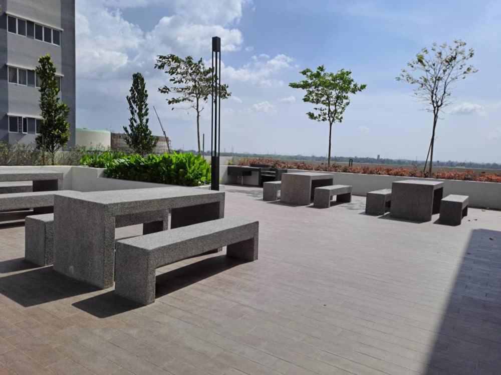 Impiana Homestay Near Putrajaya, Cyberjaya, Musliem Only,Wifi,Netflix Kampung Dengkil Ngoại thất bức ảnh