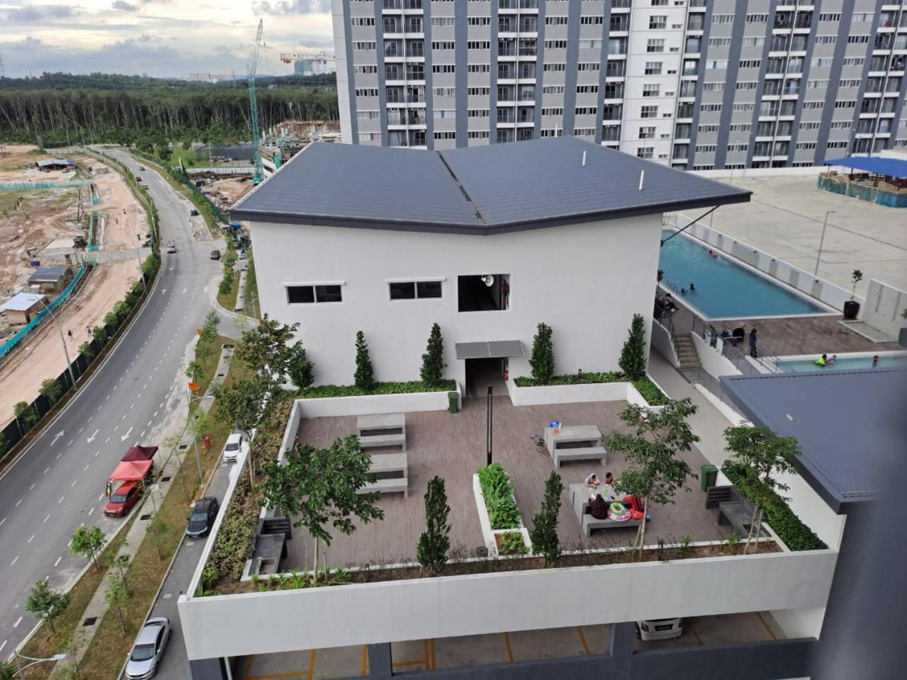 Impiana Homestay Near Putrajaya, Cyberjaya, Musliem Only,Wifi,Netflix Kampung Dengkil Ngoại thất bức ảnh