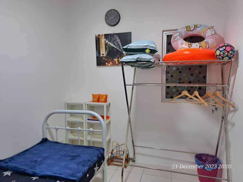 Impiana Homestay Near Putrajaya, Cyberjaya, Musliem Only,Wifi,Netflix Kampung Dengkil Ngoại thất bức ảnh